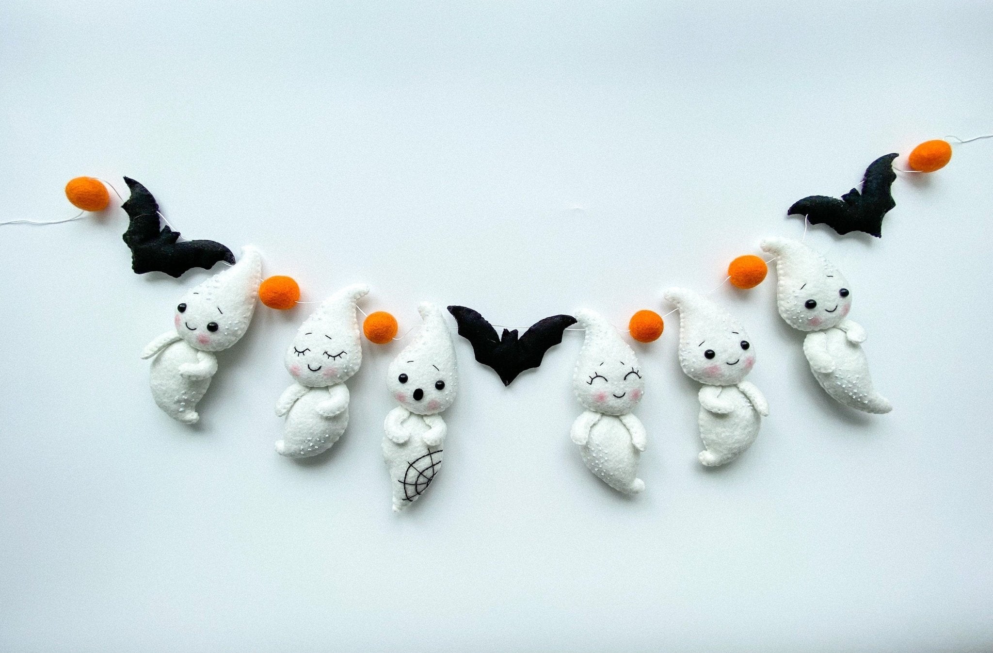 Halloween Ghost Garland – Felt Halloween Banner with Bats, Hearts and Ghosts - WoollyFox